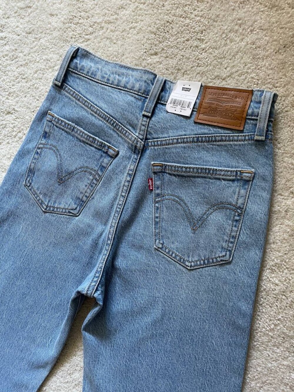 NWT Levi’s Premium Ribcage Bell High Rise Women’s Jeans Size 26/32 - Picture 7 of 13